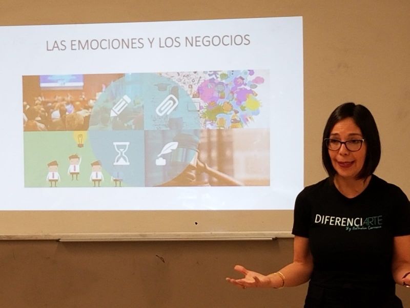 Nathalie Carrasco | Neuro-Comunicadora |Estratega de negocios|  Conferencista Internacional |Máster en Innovación y Customer Experience